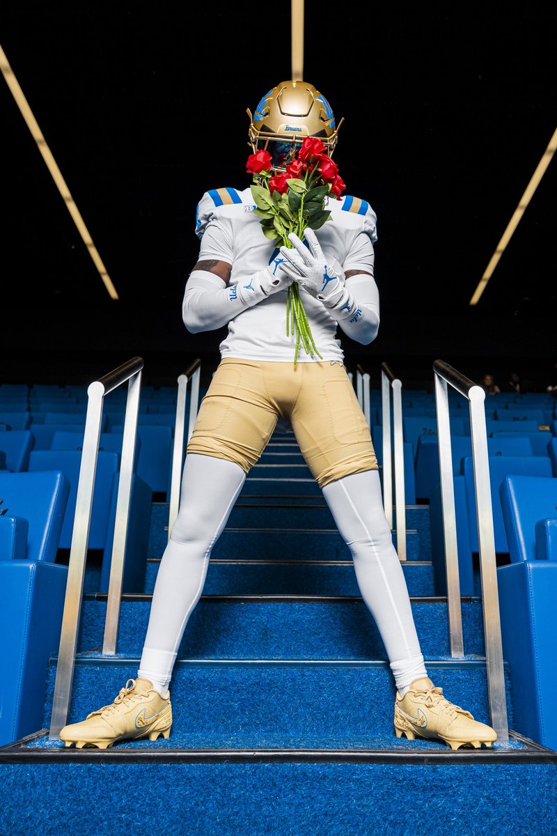 Aaron Williams tweet media