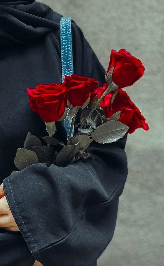 كلمة لا تستطيع أن تقولها بسهولة ؟ 
1- آسف 
2- أحبك 
3- أكرهك 
4- سامحني 
5- عطني فلوس