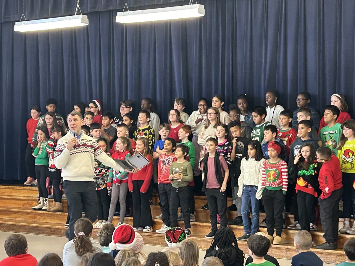 All stars had a great performance at our holiday assembly! Thanks to Mr. Landry for orchestrating the performance!