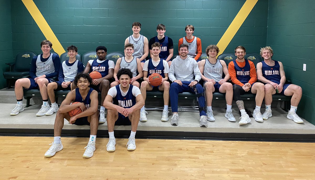 Midland_Hoops's tweet photo. Thank you @NDSUmbb for letting us practice on our way to Dickinson, ND.

#WinTheDay 🟠🔵 https://t.co/I8KfjmvvQA