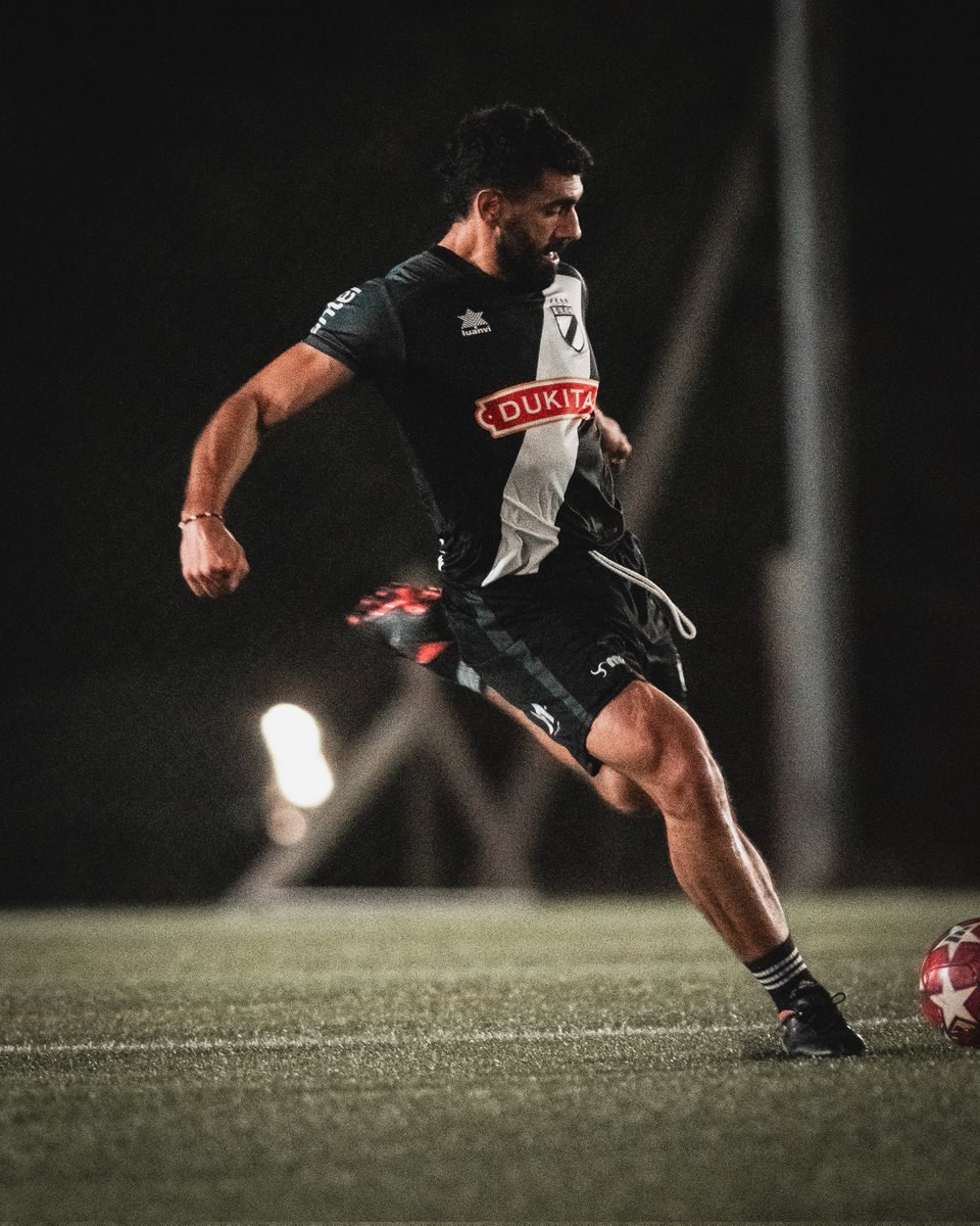 TwDanubioFC's tweet photo. pantaLIONEL. https://t.co/yIKy2JyMuI