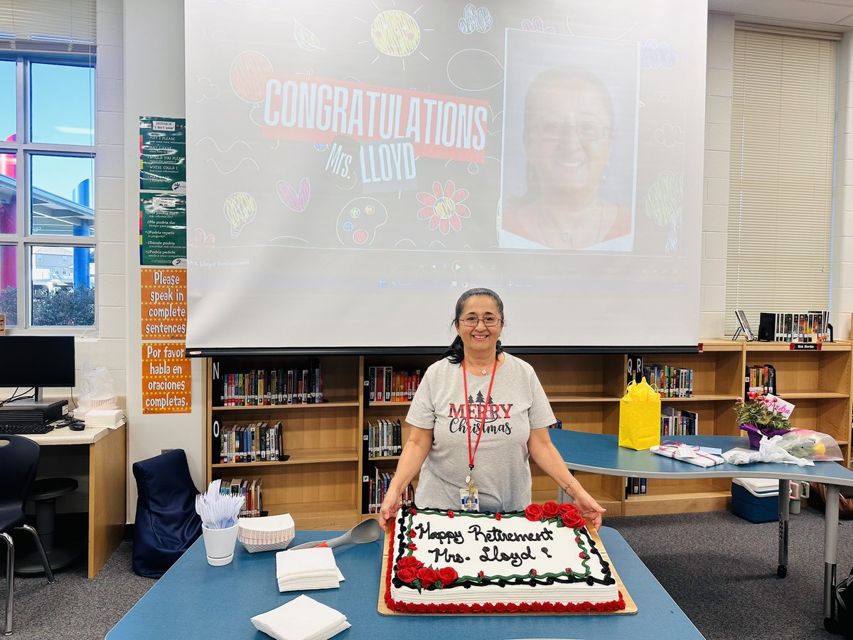 Congratulations to Mrs. Lloyd on her retirement. ¡Bearcats por vida! 🐾