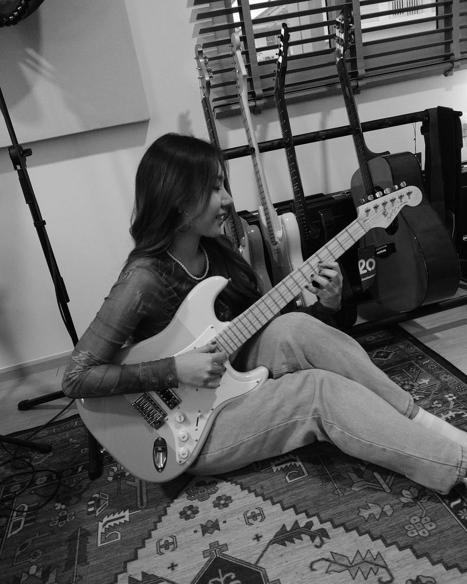 IrinFanclub's tweet image. 🍭[UPDATE: 17•12•24 | Instagram Story | Irinning]: 

📝: “Making music vibes with my X-M5 @fujifilmxthailand 🎵 
#FUJIFILMXM5
#Coloryourmoment 
#Snapcreator”

•
•
•
#IRINNING