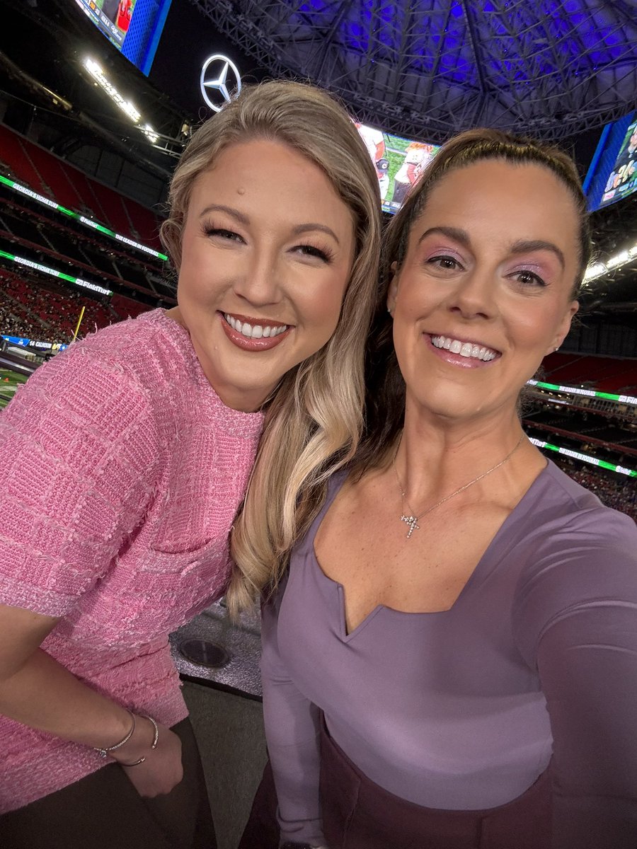 Work wife and my family photographer! 

Love you, <a href="/HannahCGoodin/">Hannah Chalker Goodin</a> ! 🤎

Last day. Let’s GO 💪🏽