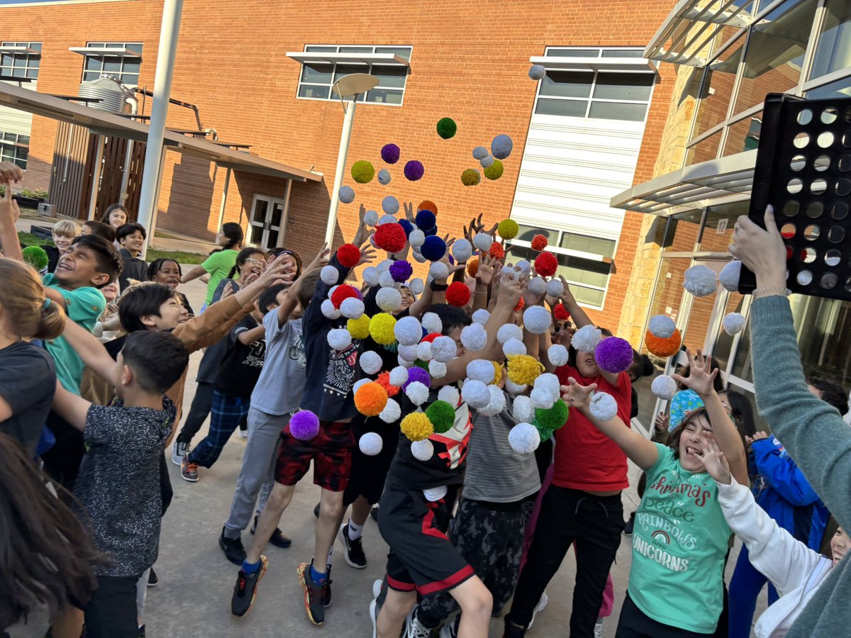 QuynhNgo tweet media