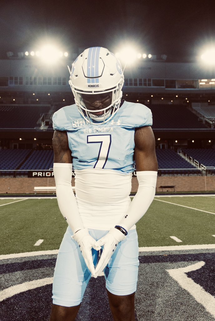 Committed.. that’s it #AGTG 🤍🩵