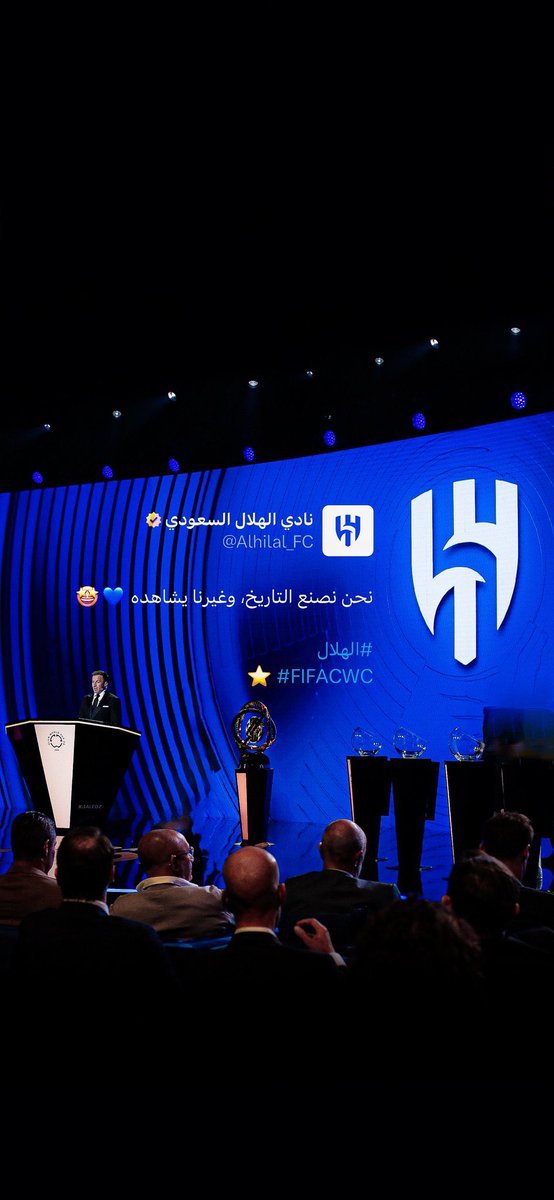 T2a2h's tweet photo. بمناسبة #اليوم_العالمي_للغة_العربية 💙

صف #الهلال بكلمة عربية واحدة 🎙️

زعيم https://t.co/Xm5Go0tKad