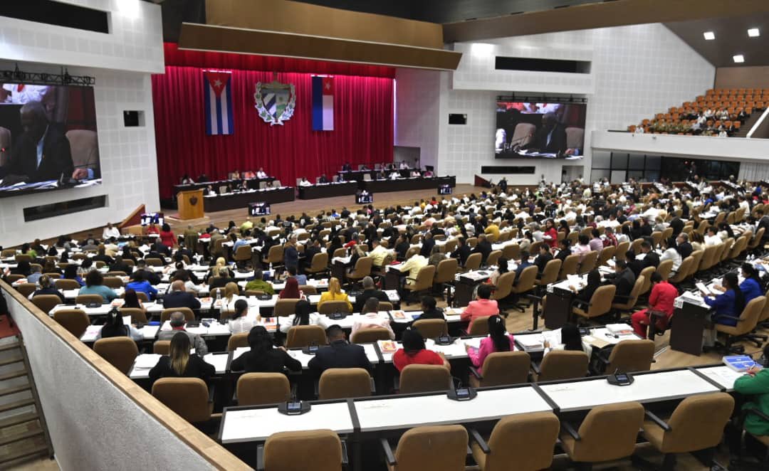 Declaración <a href="/AsambleaCuba/">Asamblea Nacional Cuba</a> condenó de forma enérgica bloqueo del gobierno de EEUU y llamó a comunidad internacional, movimientos solidaridad y parlamentos a denunciar su recrudecimiento, operaciones de descrédito e injerencia en nuestros asuntos internos.

pcc.cu/declaracion-de…