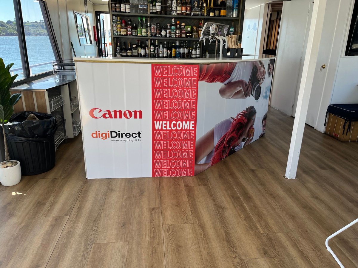 astech83's tweet image. Cool looking bar on The Hamptons 📸 

#InnovativeWraps #YachtDecals #VinylSignages #VinylDecals