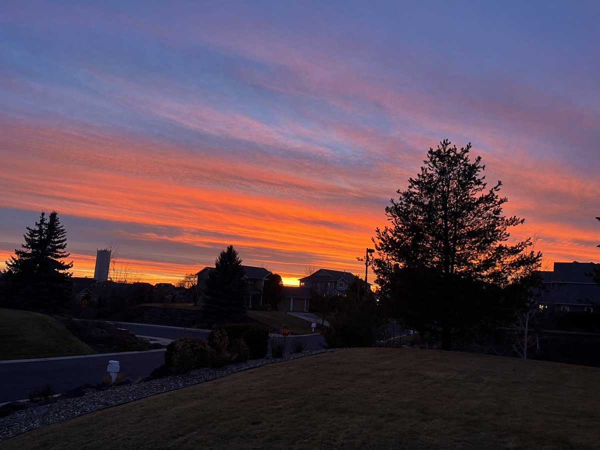 Joe7Perez's tweet image. Pullman showing off right now

⁦@wsucougarbsb⁩ 

#GoCougs