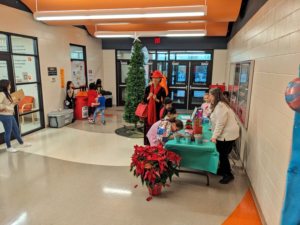 Excited for STEM Family Night at Luckey Ranch Elementary! 🧪🌟 A fun evening of science, technology, engineering, and math activities for the whole family.  <a href="/BrandiHendrix14/">Brandi Hendrix</a>  <a href="/janetmarie89/">Janet Crawford</a> #STEM #FamilyNight #LuckeyRanchElementary