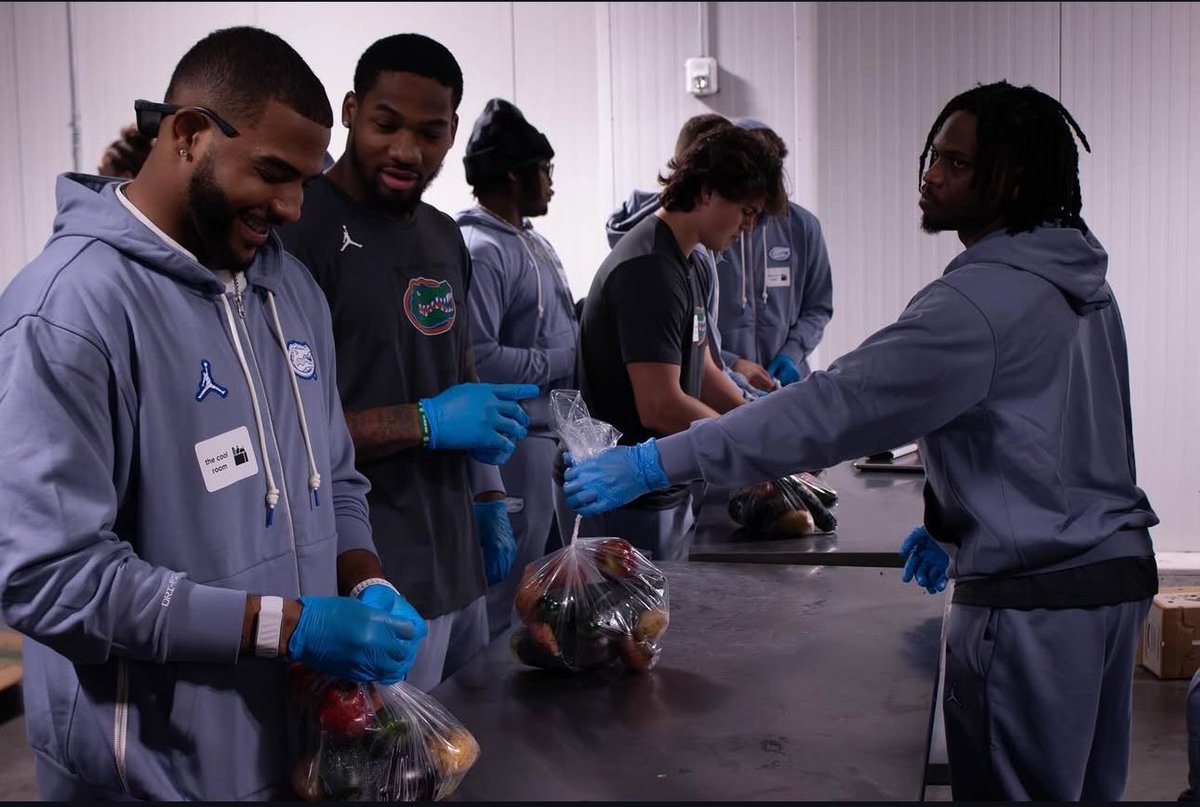 George Gumbs JR (@georgegumbs) on Twitter photo It’s nothing like servicing others in need. I had a great time with <a href="/FeedingTampaBay/">Feeding Tampa Bay</a> being a helping hand this season. Help make the season brighter for those in need-Donate to Feed The Season: FeedingTampaBay.org/FeedTheSeason <a href="/Fl_Victorious/">Florida Victorious</a> #fvfoundation It’s nothing like servicing others in need. I had a great time with <a href="/FeedingTampaBay/">Feeding Tampa Bay</a> being a helping hand this season. Help make the season brighter for those in need-Donate to Feed The Season: FeedingTampaBay.org/FeedTheSeason <a href="/Fl_Victorious/">Florida Victorious</a> #fvfoundation