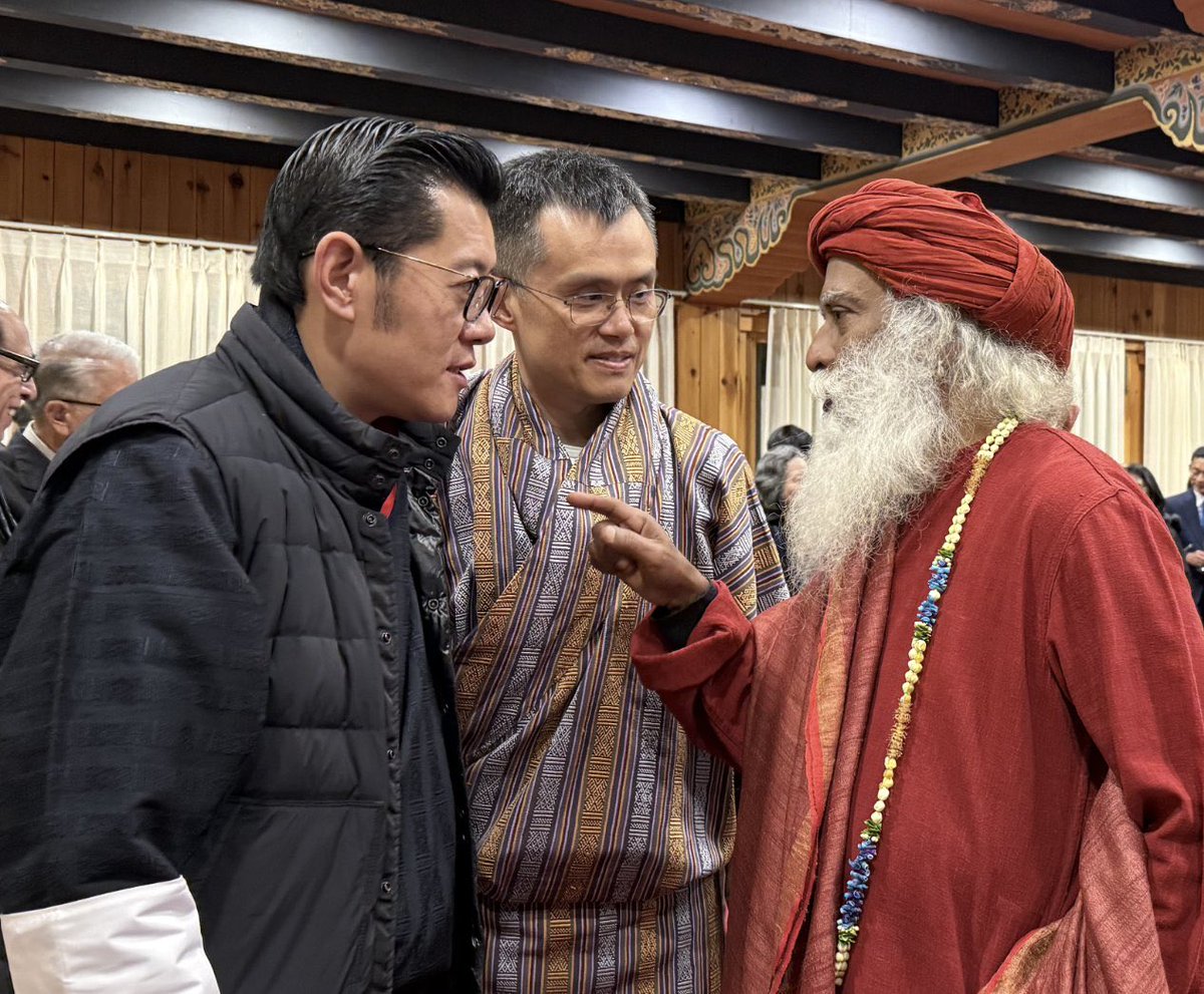 Pushpendra Singh (@pushpendrakum) on Twitter photo Breaking News : Binance Ex CEO <a href="/cz_binance/">CZ ๐ถ BNB</a> met with SadhGuru.
Something big coming ๐ Breaking News : Binance Ex CEO <a href="/cz_binance/">CZ ๐ถ BNB</a> met with SadhGuru.
Something big coming ๐