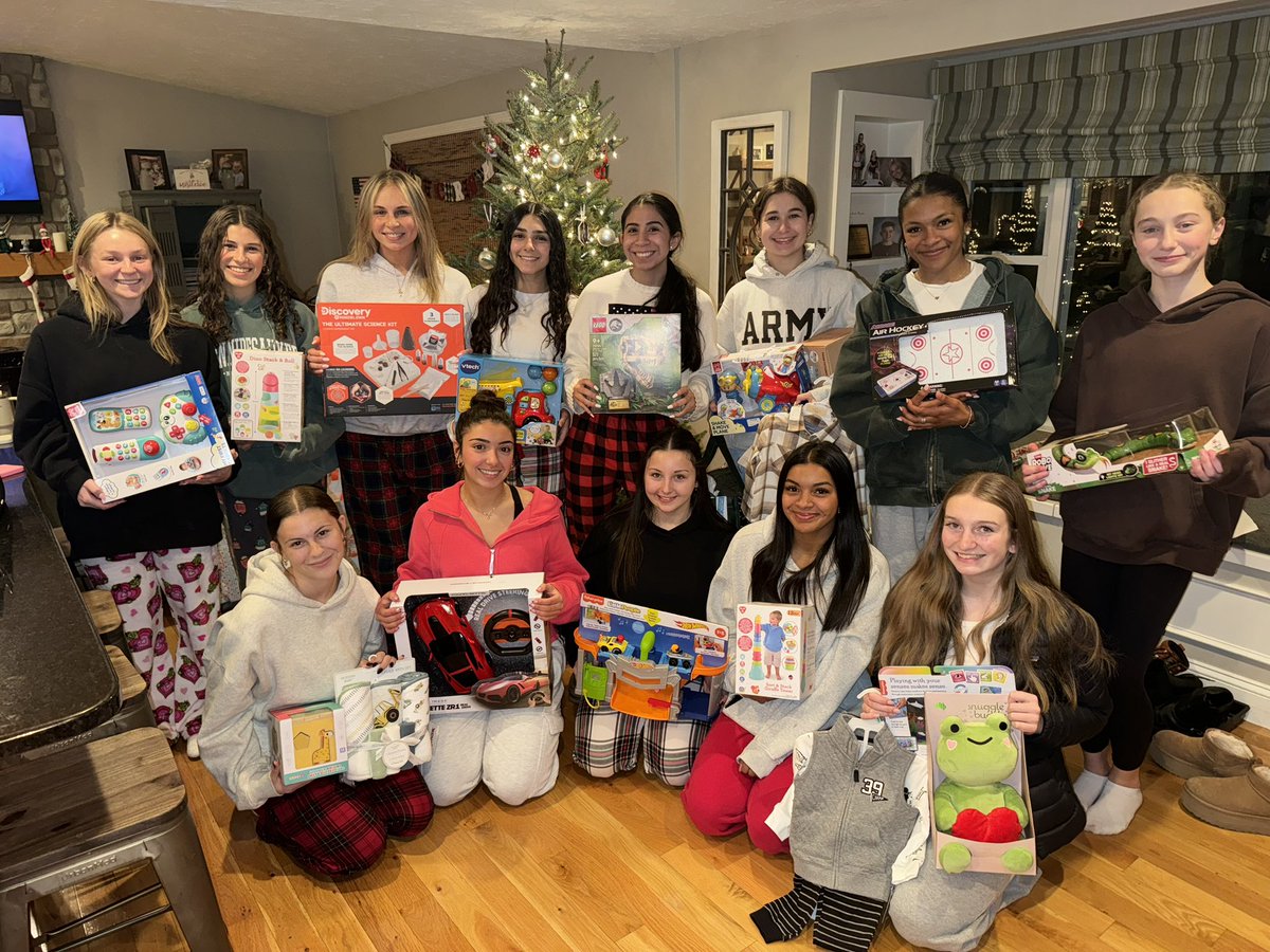 whscheering's tweet image. It’s our favorite time of the year! Student Santa fun!