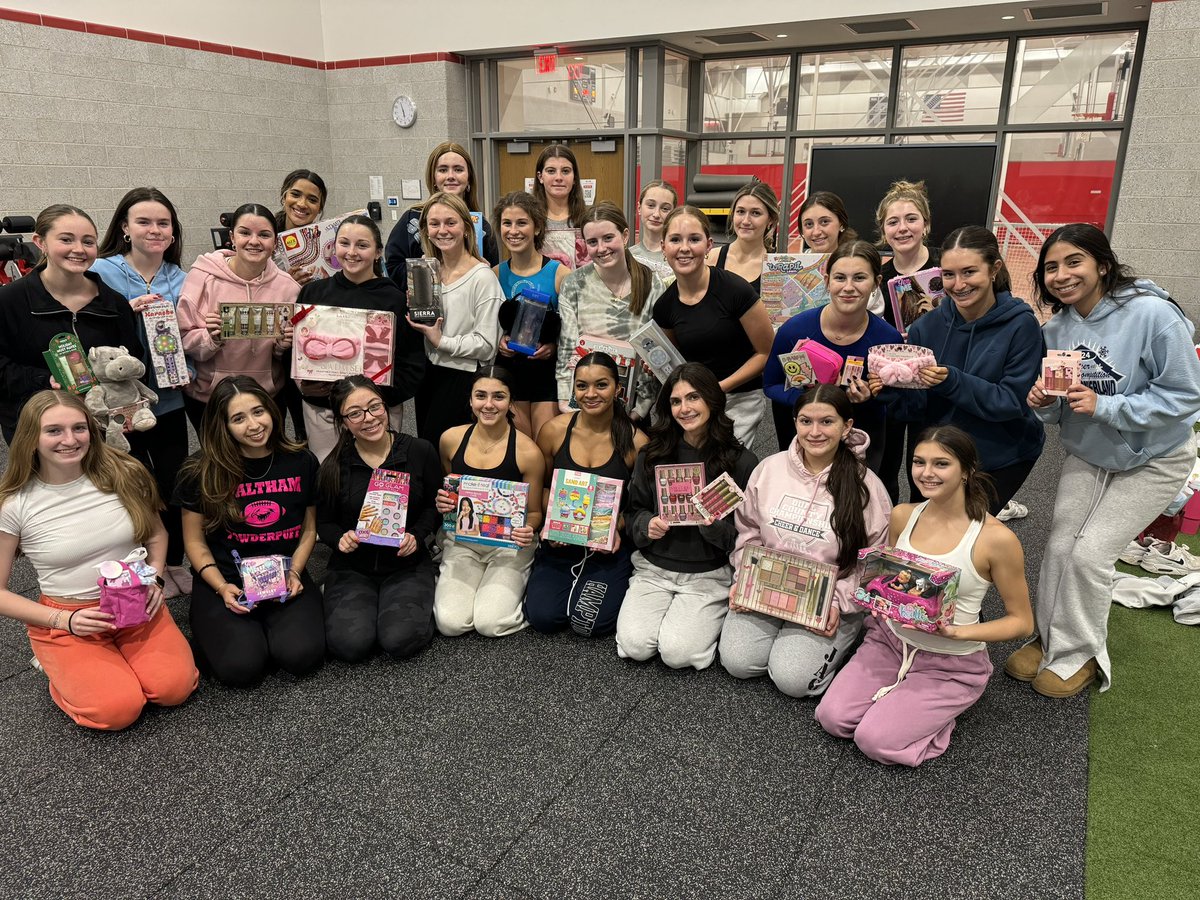 whscheering's tweet image. It’s our favorite time of the year! Student Santa fun!