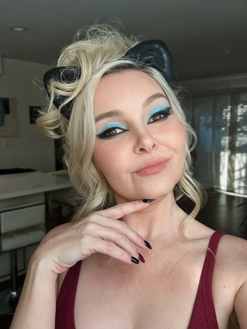 Shot some fun stuff earlier
?? https://t.co/J9dxJF39vb