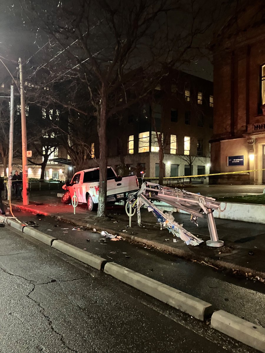 Cars in Bike Lanes TO tweet media
