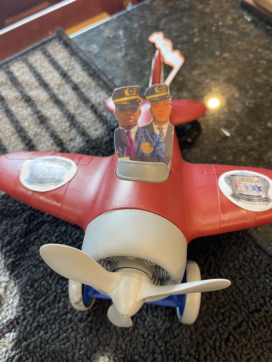 FDNYchic's tweet image. It’s public safety but @NYCMayor isn’t invest in EMS.  It’s bait and switch he said when a candidate for mayor when DeBlasio took our #medicare. He lost in court to @NycRetirees 11 times. He still fights to force us into a plan many drs &amp;amp; hospitals don’t accept. #landtheplane