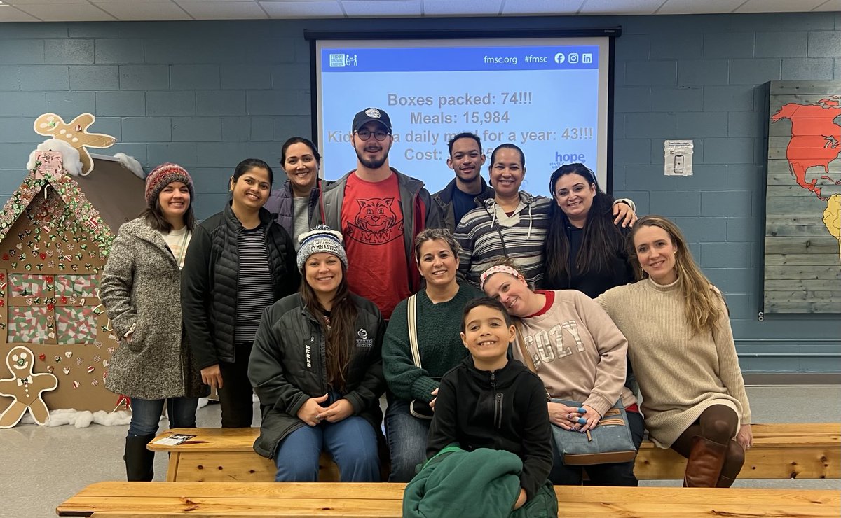 APowers7789's tweet photo. MW staff helping out at FMSC tonight!  Packed 74 boxes♥️! https://t.co/vIad5IQbod