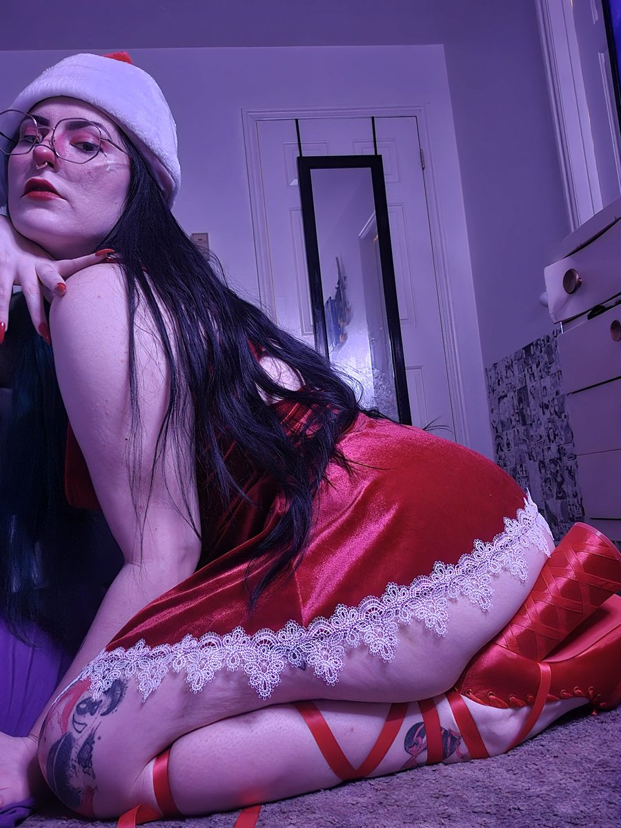 gypsyharlette1's tweet photo. Sale for the holidays
https://t.co/eCXLYyoX3N
#goth #gothgirl #accountant #fansly #girl #prettygirl #longhair #sale #spicy #heels #curvy #thic #thick #Christmas https://t.co/BUXI5bl33D