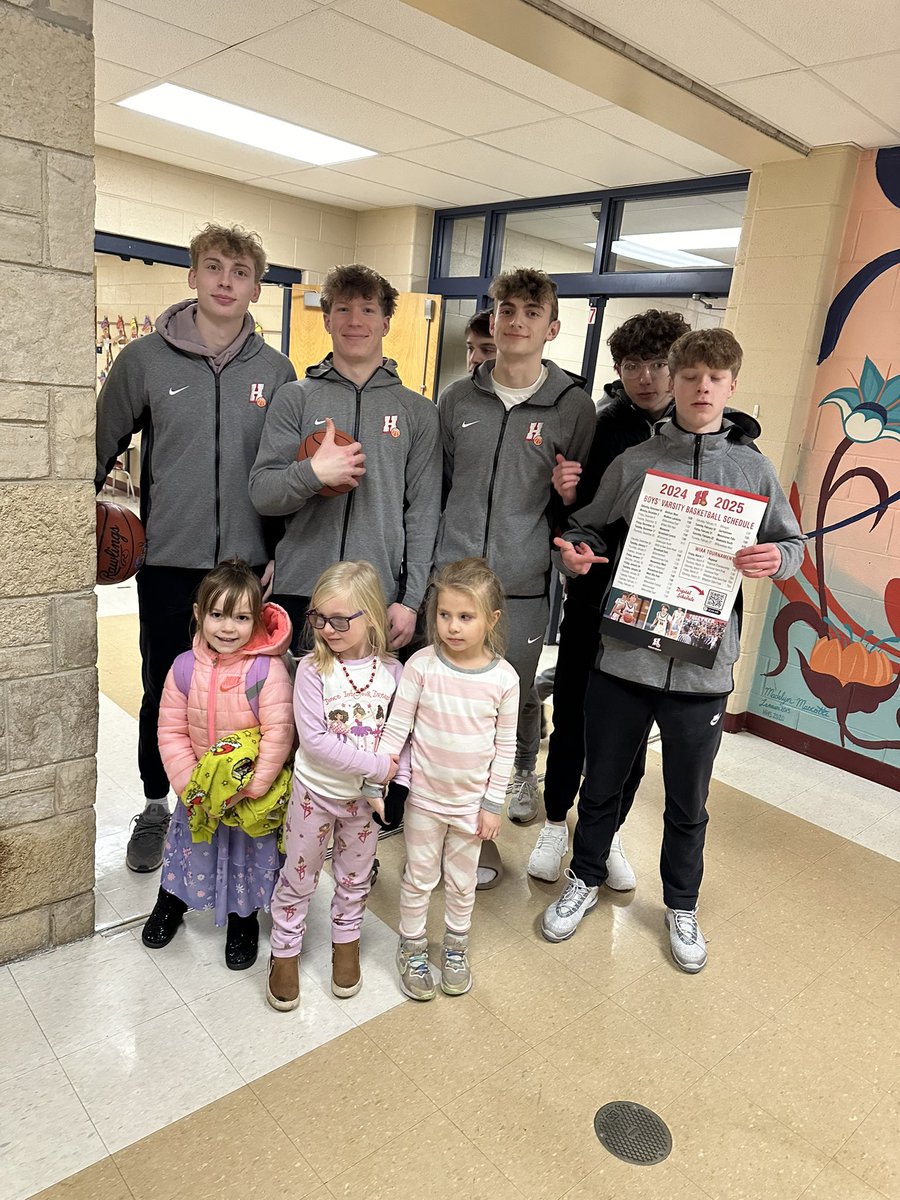 HHSChargerHoops's tweet photo. The Chargers made a special visit to Lannon today, handed out basketballs, schedules, &amp; Charger wristbands. They joined the fun at recess, playing with the kids. A big thank you to Mr. Balfany for allowing us to share time with teachers &amp; students. We loved every minute of it! https://t.co/cpZsx75PMF