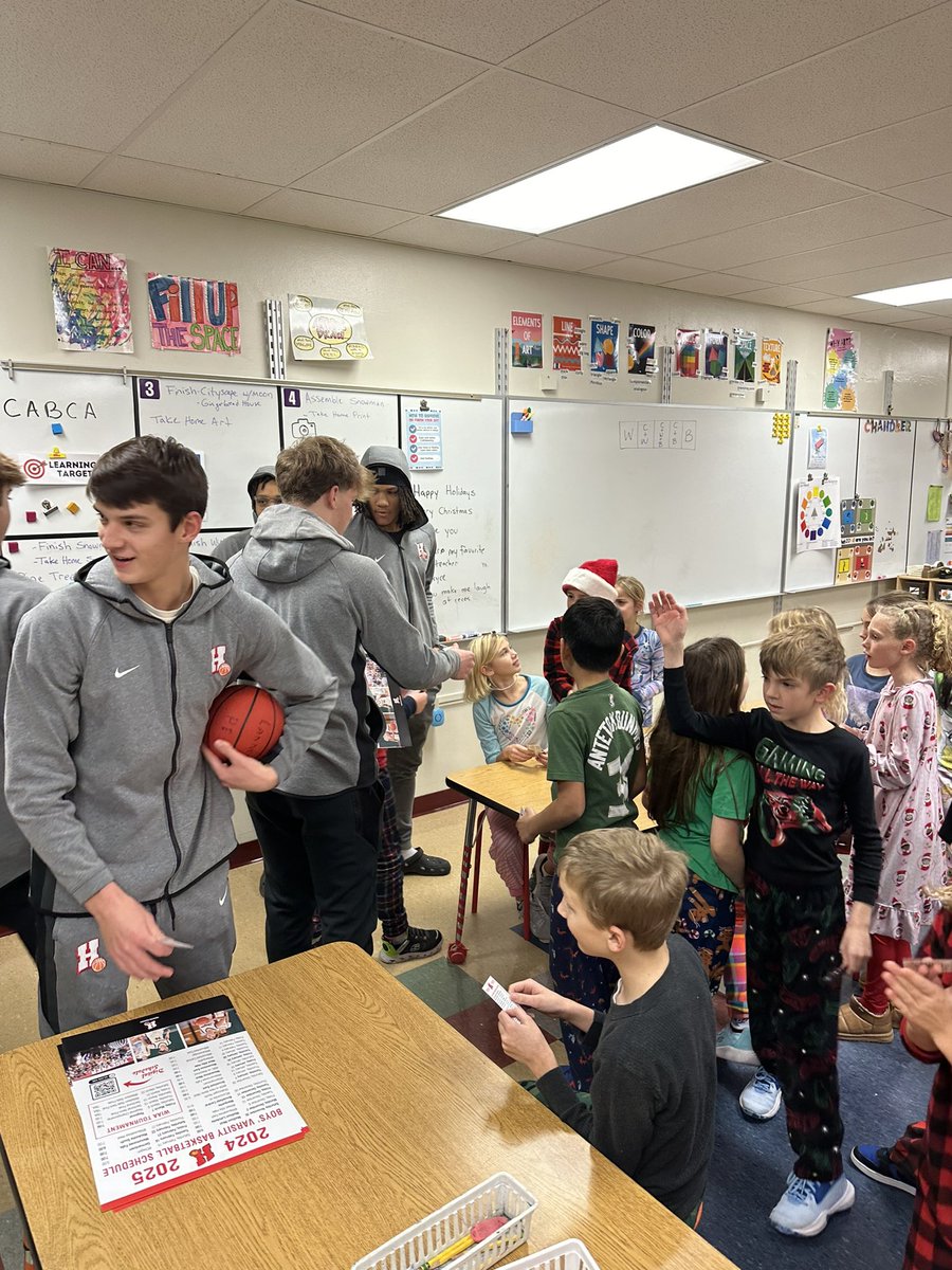 HHSChargerHoops's tweet photo. The Chargers made a special visit to Lannon today, handed out basketballs, schedules, &amp; Charger wristbands. They joined the fun at recess, playing with the kids. A big thank you to Mr. Balfany for allowing us to share time with teachers &amp; students. We loved every minute of it! https://t.co/cpZsx75PMF