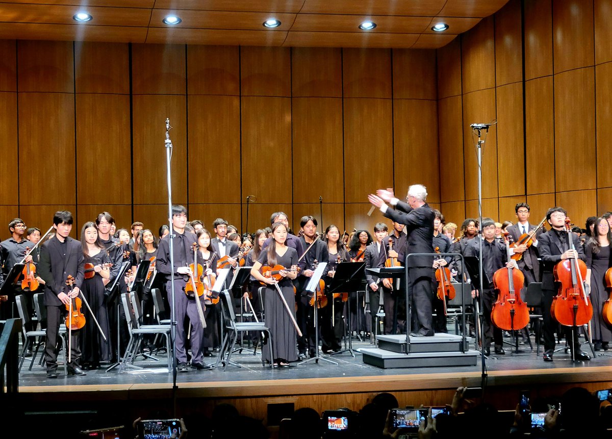 WakelandHSOrch's tweet image. Our wonderful @WakelandHS Orchestra musicians enjoyed every moment of their 2024 All-Region Orchestra events!
It was a delight to watch them perform in each of their amazing concerts!Congratulations to all! 🎉🎶🎻
#WHSO2425
#Concertmaster
#MusicConnectsUs 
#fisdfineartsleads