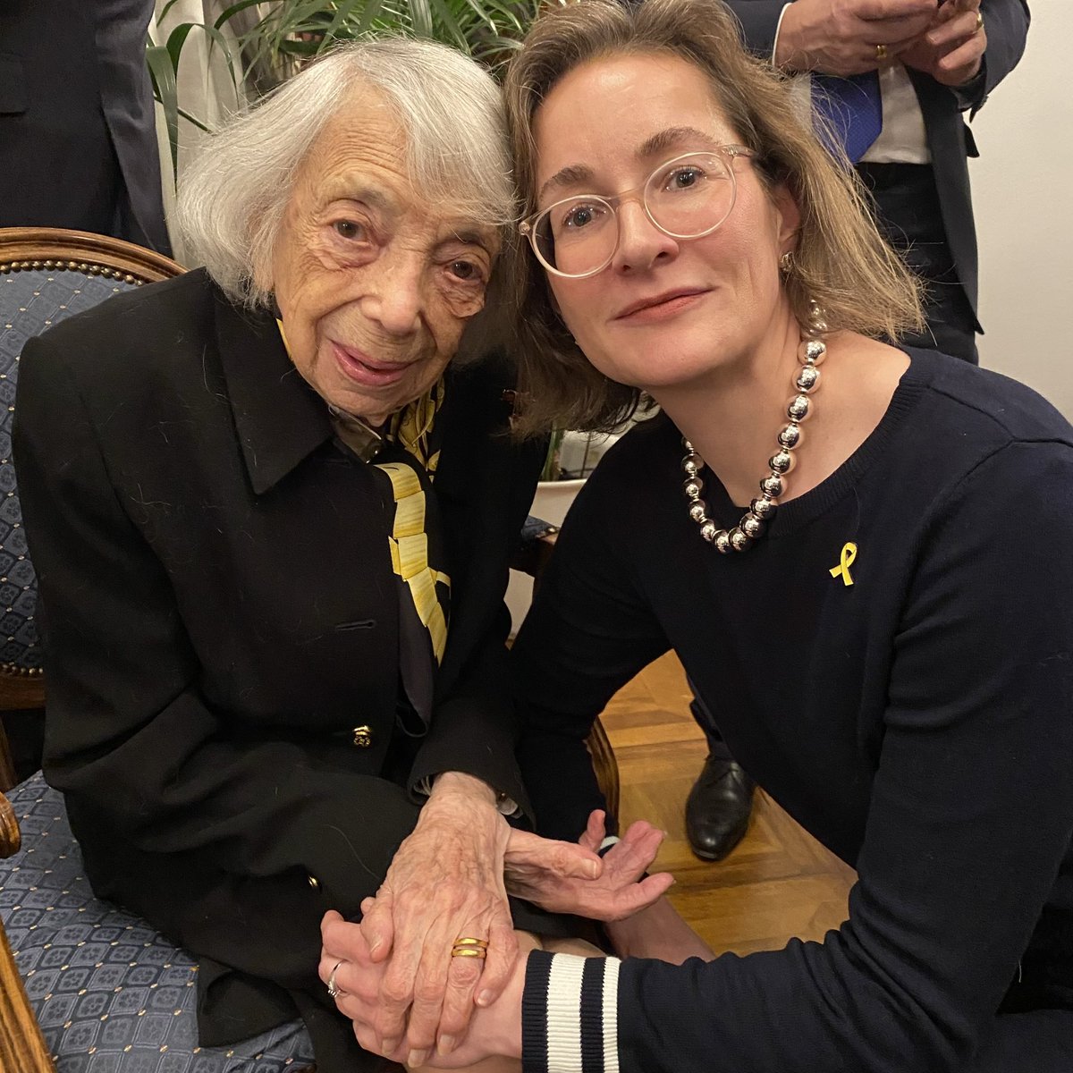 Margot Friedländer hat zu mir gesagt 
„Ich bin alt. Ihr müsst lauter sein!“
Okay🙌🙌🙌. 
Lasst uns laut sein: 
#BringThemHome ‼️🎗️