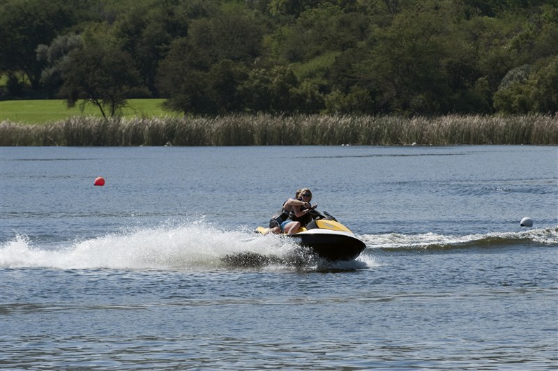 Catch a wave of adventure at Sun City Dam in the North West! Whether you’re racing across the water or enjoying the view, every moment is a rush of pure excitement. 

#activeadventure