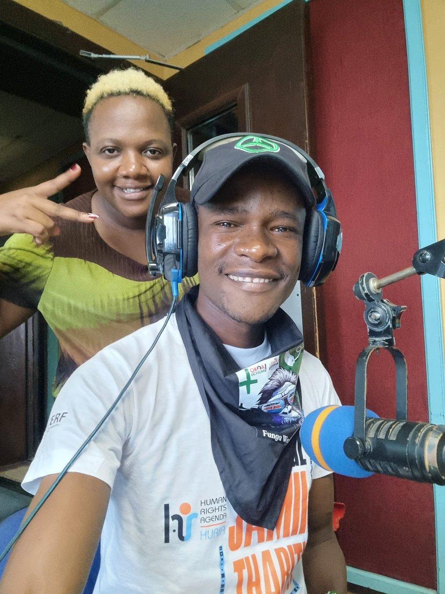 Shamir_Activist's tweet photo. Ndani ya @BarakaFmKe #MegaBreakfast with @Triciahbb on the state of Human Rights Violations.
The broadband government have failed to protect and defend the rights of citizens by allowing Abduction, killings, enforced disappearance and police brutality
#KasongoMustGo
@jumaf3 https://t.co/M2oENdd7GN