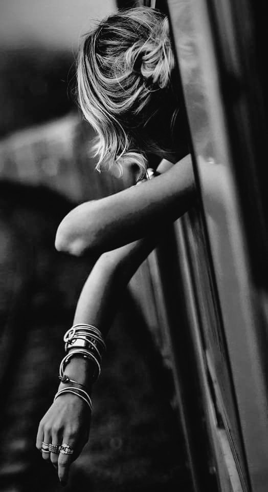 #PensieroDelMattino 
Nessuno può tornare indietro e incominciare un nuovo inizio,
ma chiunque può partire oggi e creare un nuovo finale. 🍁
~Karl Barth ~

#BuongiornoATutti ☕
#19Dicembre