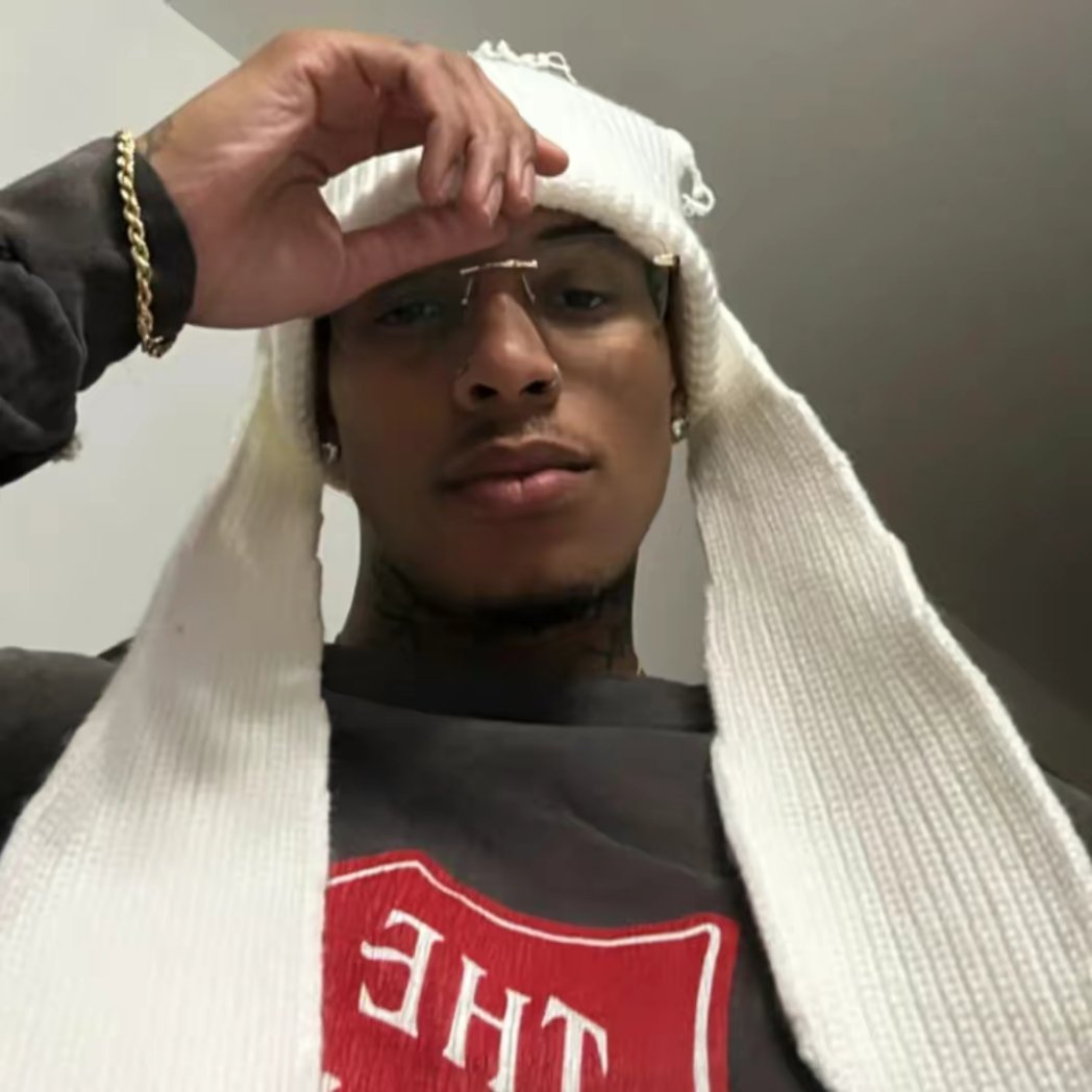 Someone daughter keeps wishing for me 😔💞Christmas Santa keep trying to kidnap me 😔