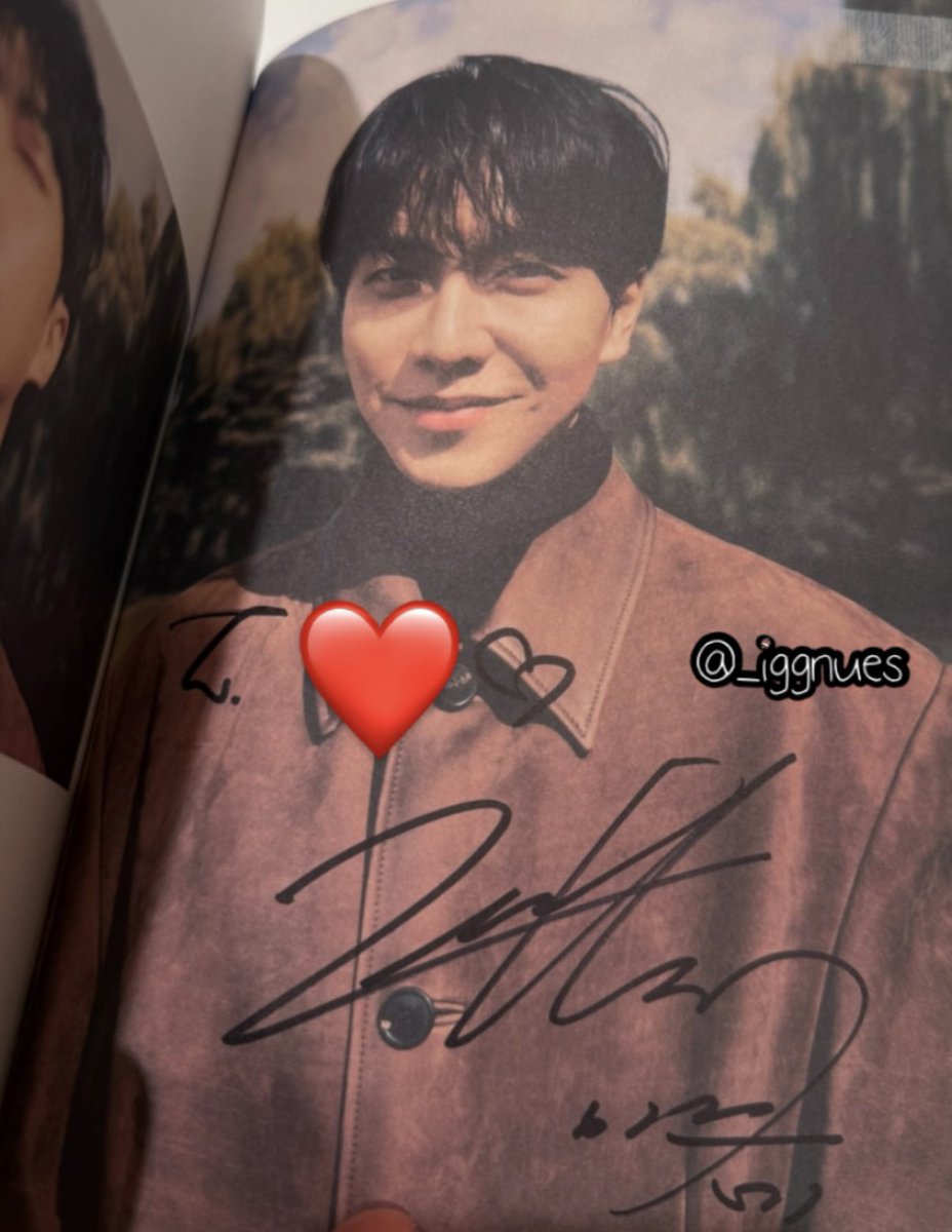 무대인사때 앨범에 받은 싸인💕
이름까지는 기대 안 하고 있었는데...🥰
🩷스윗해 스윗해🩷

#이승기 #20주년앨범 #With #대가족 #무대인사