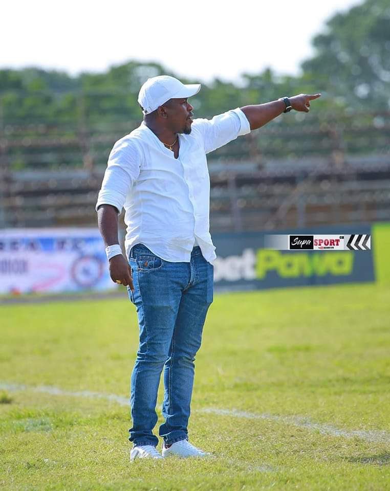 TOTOSPORTSGH1's tweet photo. @QuakuAde Former Berekum Chelsea Christopher Ennin is set to be named the next coach of Samartex FC. He recently left his post as the head coach of Moneni Pirates of Eswatini 

Anim is likely to sign a two-year contract with Samartex Fc in the coming days. https://t.co/I88p7cJLJj
