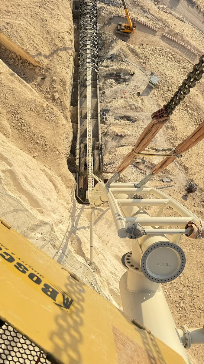 السعوديةً تبني الاطول و الأعلى و الأسرع قطار في العالم "رحلة الصقر" في 6  فلاجر القدية 
…
مسافة الرحلة 4 كيلومتر و غطس عمودي في وادٍ بعمق 200 متر، و بسرعة 250 كم/ ساعة
..
افتتاح المشروع نهاية عام 2025