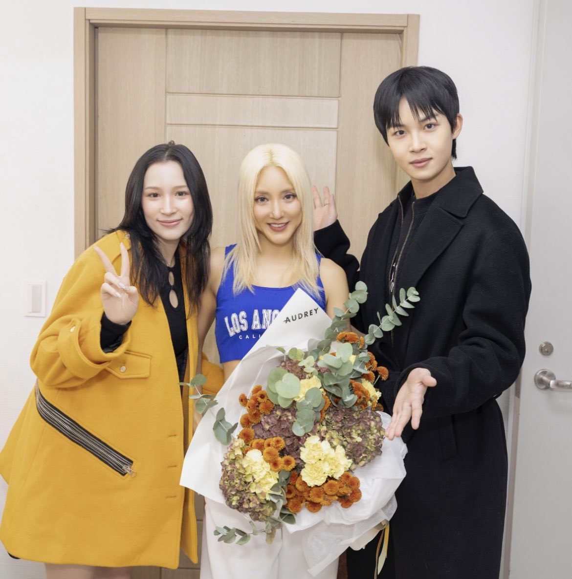 leanavvabHQ's tweet photo. more images of lea navvab with bada backstage from bada’s concert last december 8, 2024.
#LEANAVVAB #랴밥 #JungLea #정리아
#JLEA #郑丽雅 #아이메트유 #imetu
#BADA #바다 #SES바다 #SESBada https://t.co/yhf9KX7Vy7