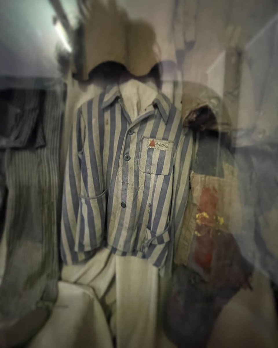 Prisoner blouse. 

The lack of appropriate clothing, especially in winter, malnourishment and work under challenging conditions led to infections that resulted in the deaths of many prisoners.

(Photo: instagram.com/stefano_gabrie…)
