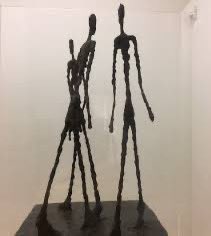 Laten we het stondpunt eren,
dat waarvan je nu beweert:
op je schreden terug te keren,
is helemaal niet verkeerd.
#dagdicht