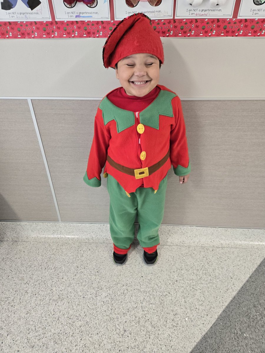 MrsRodgers250's tweet photo. We have decked the halls of Brosnahan with so many fun themes - Ugly Sweater Day, Holiday Twin Day, Holiday Character Dress Up!! @BrosnahanES @CyFairISD #noplacelikeBrosnahan
#itsholidaytime #cutestelfever https://t.co/pfRPvRCudu