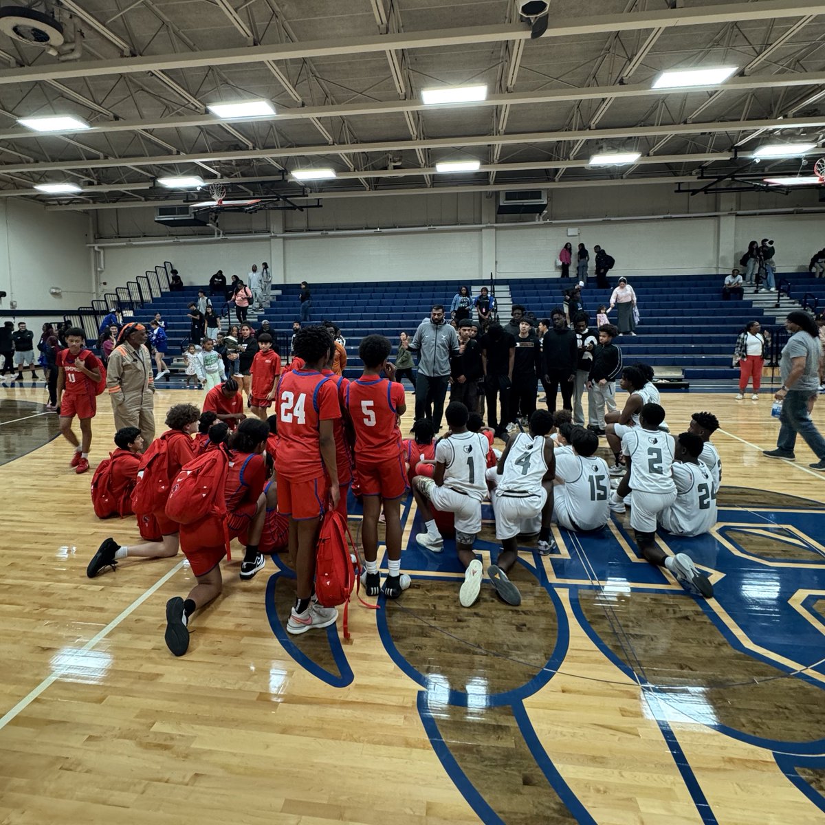 BHIAthletics's tweet photo. Some photos from today’s #BHIBasketball games against Thompson.
8A won 31-19
8B lost 21-35
7A won 43-42
7B lost 24-34
#BHIAthletics #BHIBears Pt. 1
A huge thank you for the support from @DobieHoops!!!! https://t.co/hHdDT90Y5Q