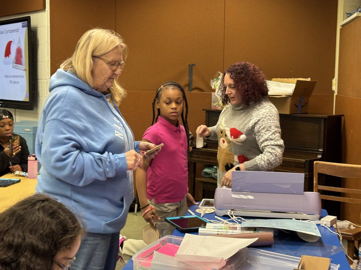 Whsdvex's tweet image. Audra, Aimee, and Alaina from @VEXRobotics visited @WoodlandHillsSD Mother/Daughter VEX Club tonight at Rankin Community Center to make ornaments with the girls and moms for the holidays! We can’t wait for you to visit us again!