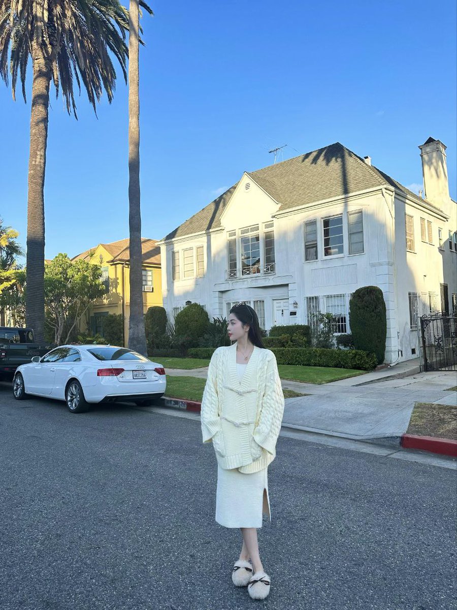 Gkuber's tweet image. Record what happens around you