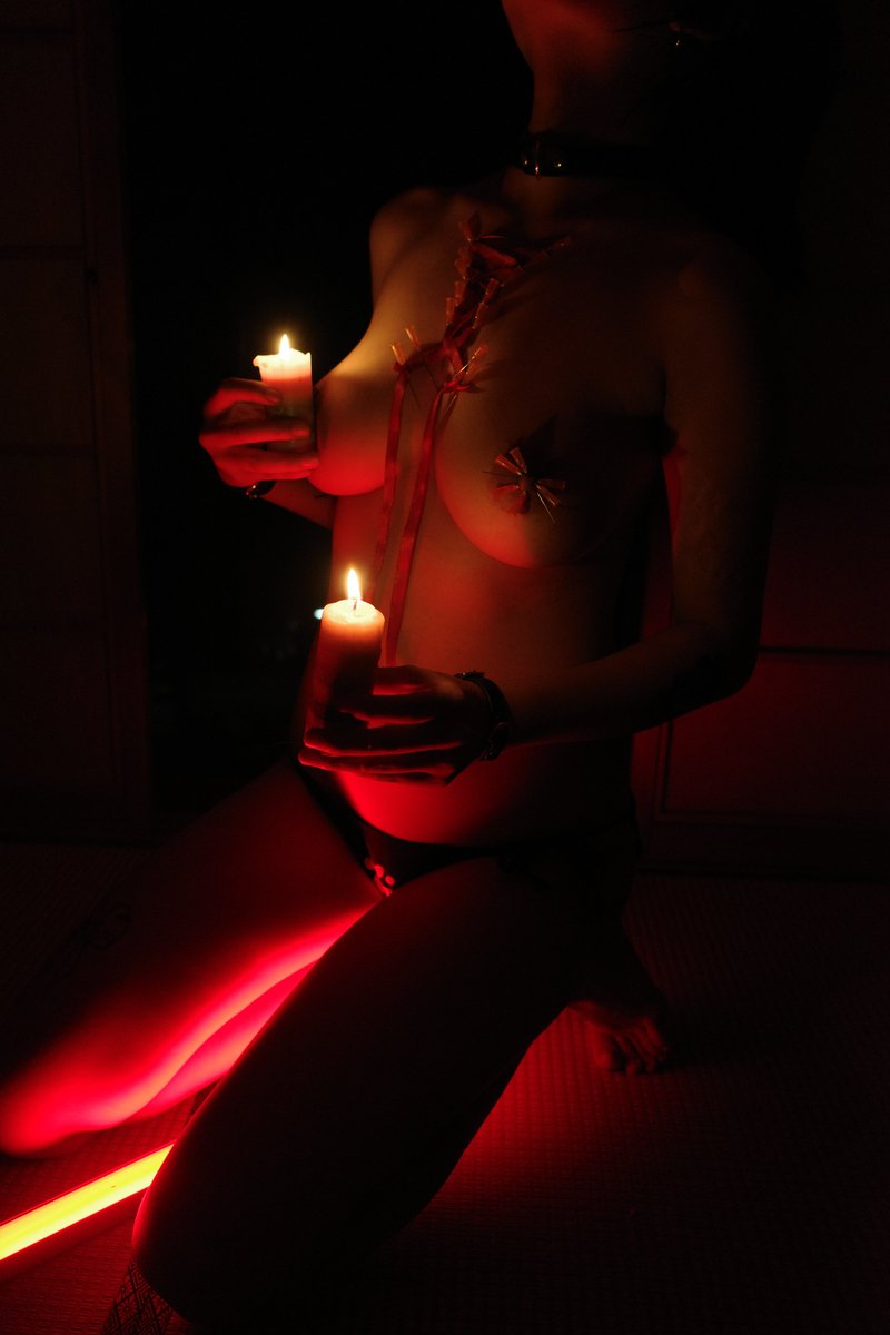 针&amp;烛 #穿刺 #滴蜡 #行为艺术 #摄影