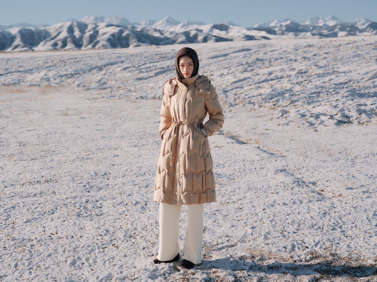juzui_official's tweet photo. 𝐉𝐔𝐙𝐔𝐈 2024 Winter Down Collection
Wearing DOWN PLUS, wrapped in warmth，feel the immensity of silence 
Release the lightness from the inside out and relax the interpretation of winter stories.
#JUZUI #winter #fashion #winteroutfit https://t.co/hBxonHuwaX