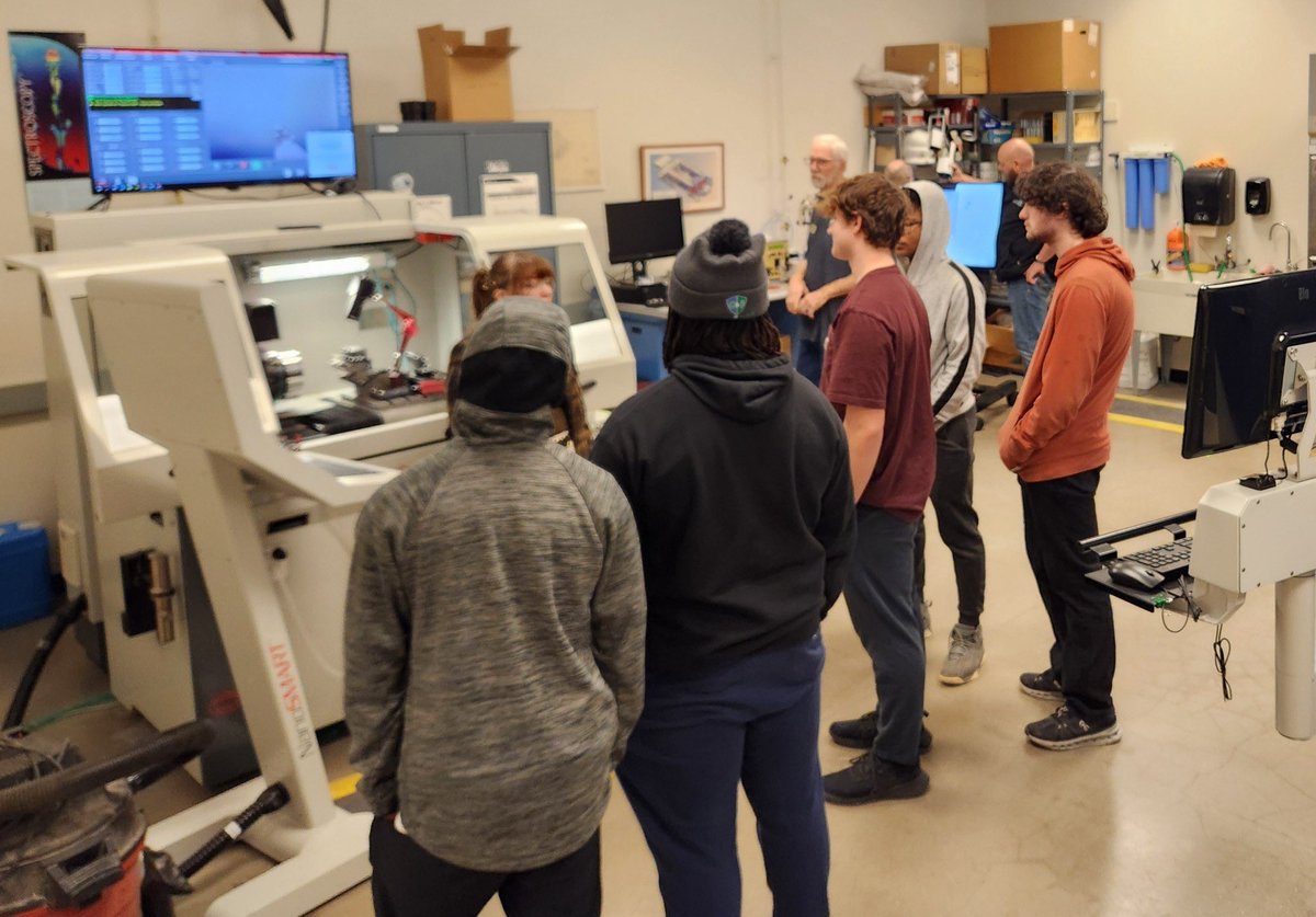 FLYAPorg's tweet photo. Fun day learning about optics with @MonroeCC at their optics labs with Brighton High school! 
#optics#FLYAP#youthapprenticeship#learning https://t.co/DoXpOatQ5H