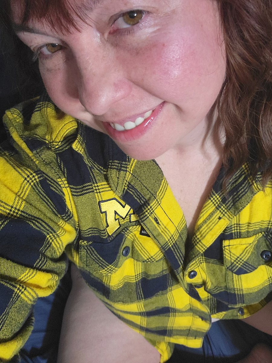 xtheadventx's tweet image. I told you how I felt about flannel. . . #flannel #90sgirl #goblue 〽️〽️〽️