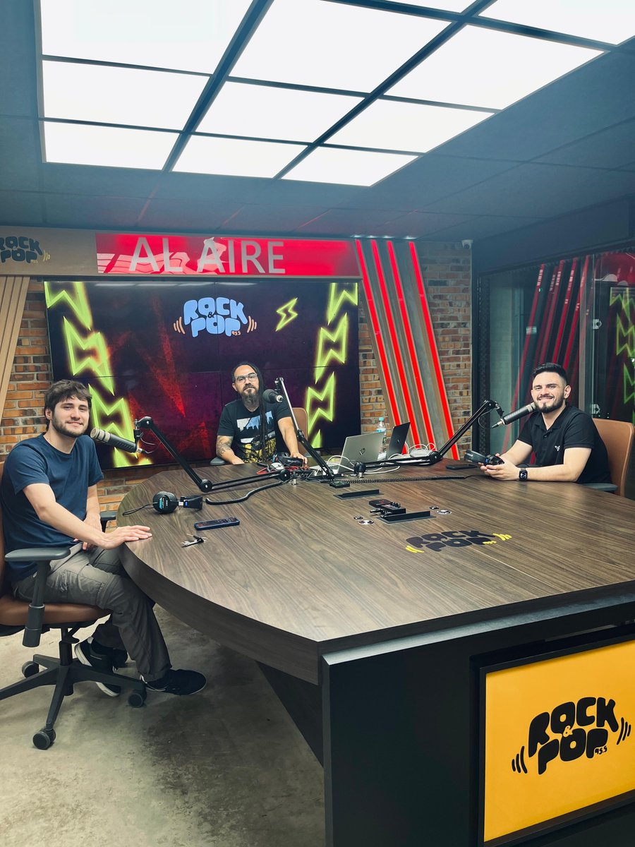 rockandpop955's tweet photo. ⚡️ DE POCO UN TODO 🎙 

Noche con mucha info de nuevos lanzamientos en la Rocka🤩💥 los chicos de #Vartanpy y @tercerpisomusic  nos invitan a conocer lo que tienen preparado antes de cerrar el 2️⃣0️⃣2️⃣4️⃣

@walterflou  te acompaña con @depocountodopy  ⚡️🎙 de Lunes a Viernes de 21hs a 23hs a buen volumen en la 95.5FM 📻 

Whatsapp 0984955000 📲
https://t.co/lkneNVJsWw 🌍
https://t.co/cxRxolVD9d 💻