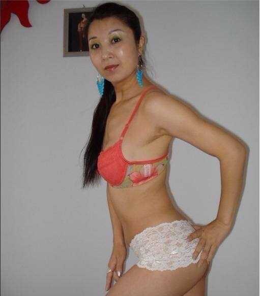 很有味道的熟女，身材保持的很好 https://t.co/gGHoWg2Sfy