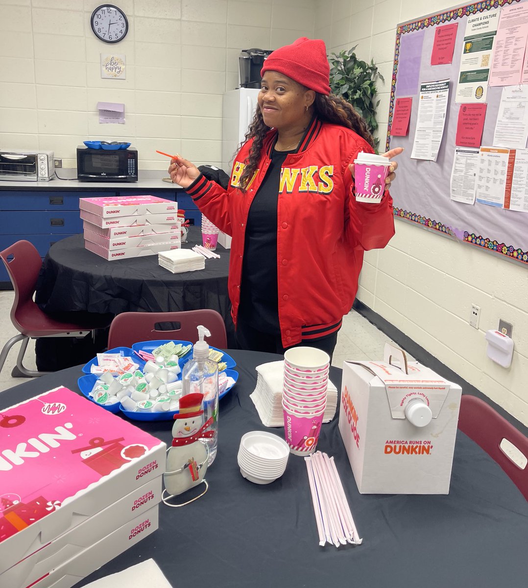 Spirits are Merry &amp; Bright <a href="/StonewallTell/">Stonewall Tell ES</a> 🎄 ✨ <a href="/NPorter17/">Nikki R. Porter</a> @aplatimore