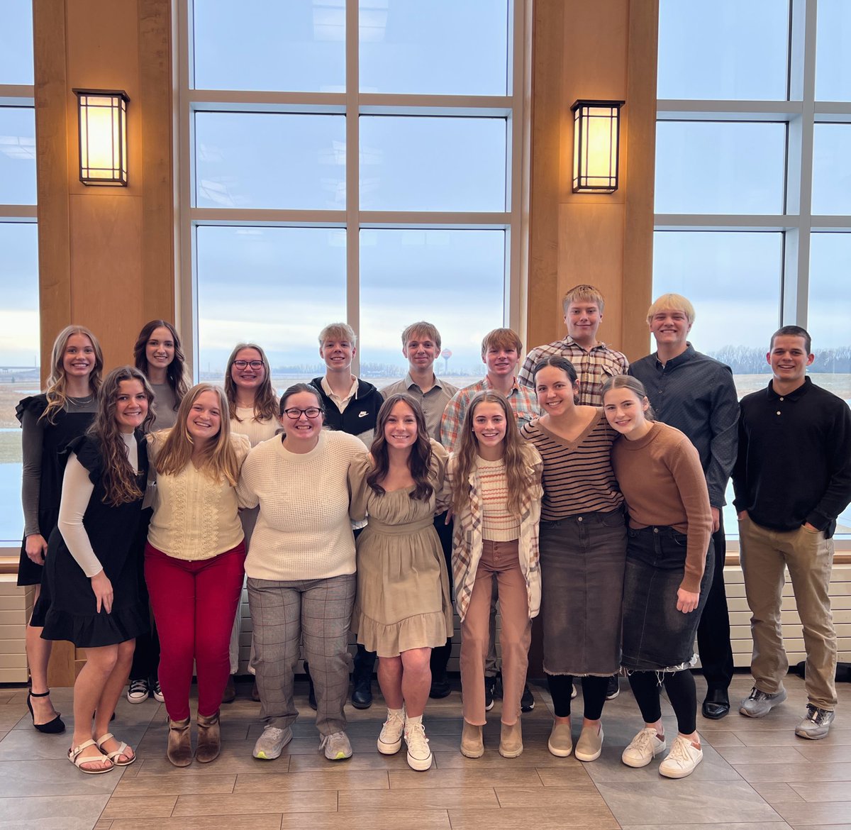 clcaps's tweet image. Wrapped up the semester with the Siouxland CAPS Innovation Showcase. Inspiring to hear the impact CAPS has in NW IA! Shoutout to our associate, Mason, for helping kick off the event with a great speech about leadership in CAPS.

Thank you @CrossroadsPavi1 for hosting our event!